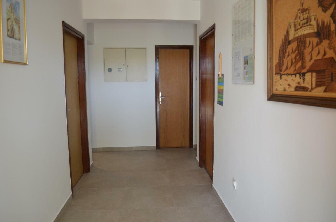 Apartment Mare Malinska